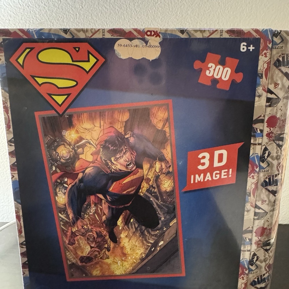 D.C. Comics Superman PRIME3D 12"x18" 300pc Puzzle in 3D Book Shaped Tin New - Picture 6 of 7